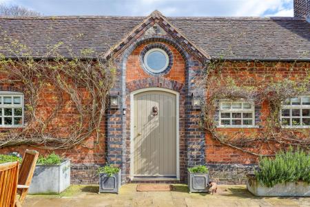 Annexe Barn Entrance