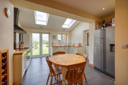 Kitchen/Living Area