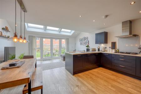 Kitchen/ Family Room