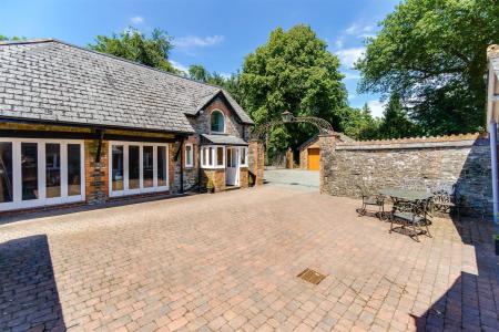 Courtyard Cottage