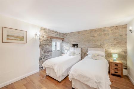 Mollys Twin Bedroom