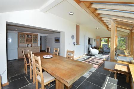 Garden /Dining Area Room