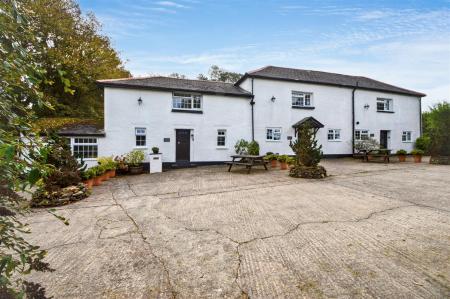Bennetts Court Cottages