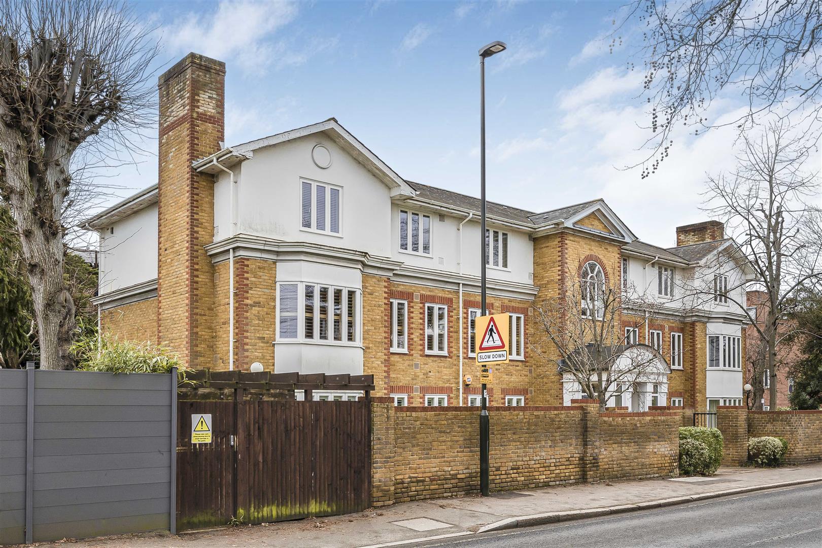 2 bedroom Flat for sale in Wimbledon