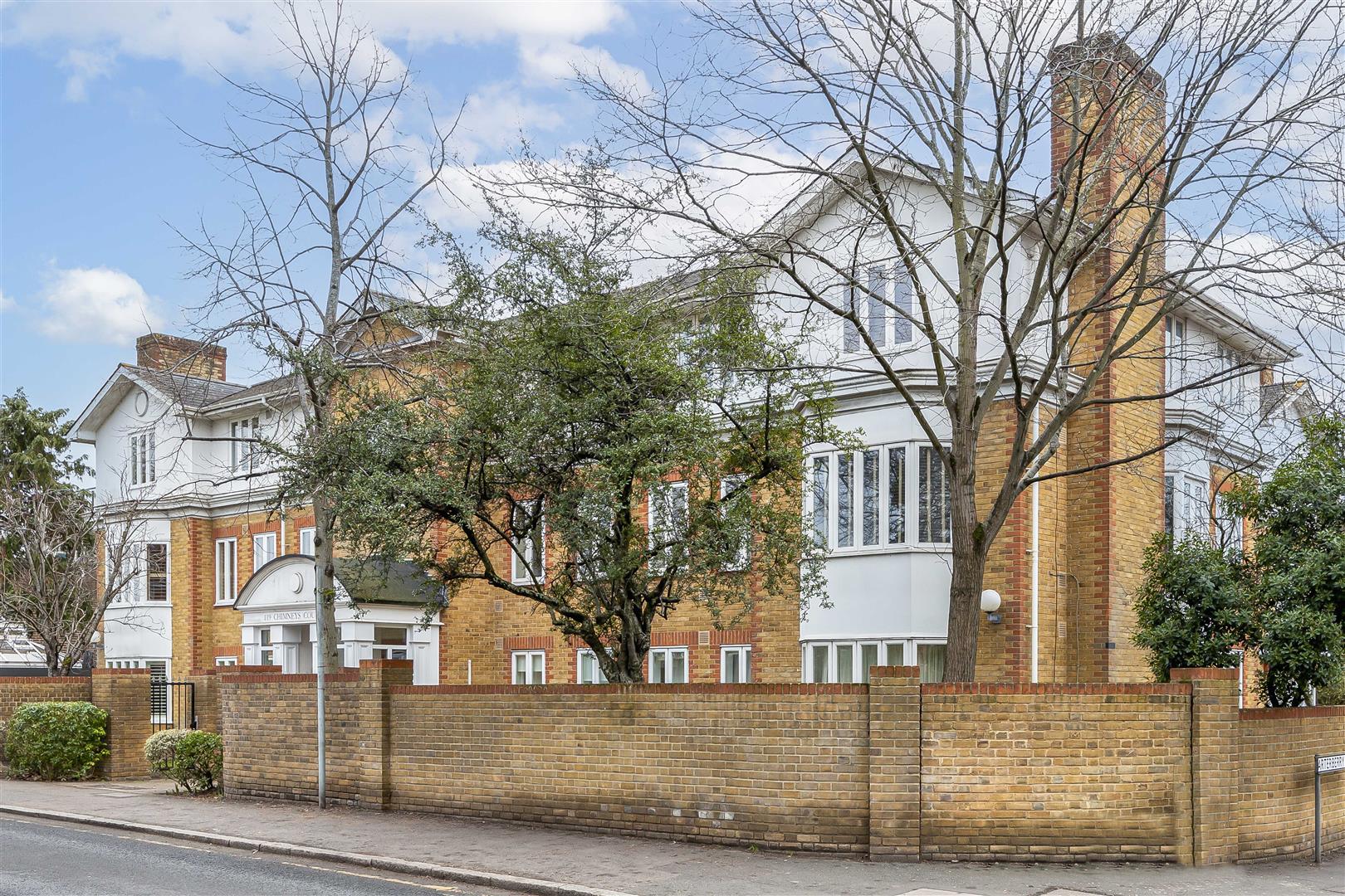 2 bedroom Flat for sale in Wimbledon