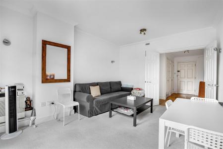 ASR-107_Wimbledon_Central__21_33_Worple_Road_SW19_