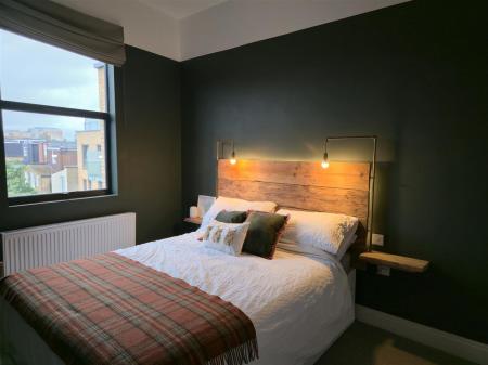 Bedroom 1.jpg