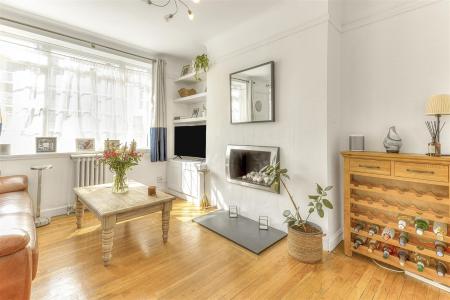 Flat_14__Hill_Court__104_Wimbledon_Hill_Road-1.JPG