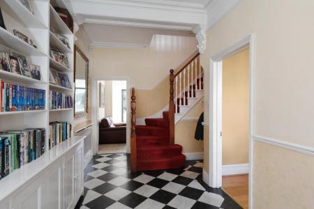 Dora Rd 131 - Hall.jpg