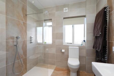 Dora Rd 131 - Main shower.jpg