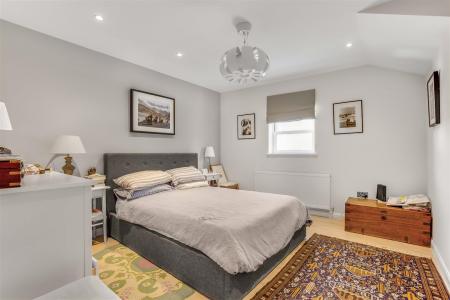 _Cinnamon_Apart__Hamilton_Rd__Wimbledon_SW19-5.jpg