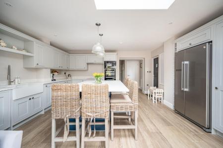 Kitchen/Breakfast Area