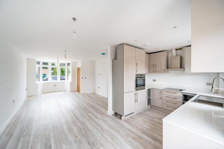 Kitchen/Dining Area
