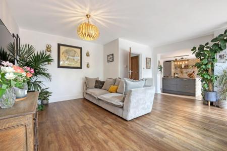 Lounge/Kitchen