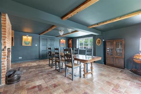 825A1035-HDR.jpg