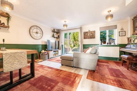 Lounge/Dining Room