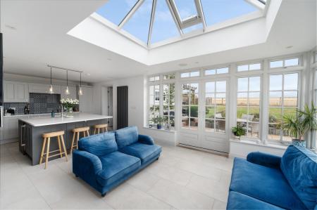 Kitchen/Breakfast/Family Room