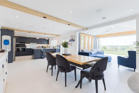 Kitchen/Breakfast & Family Room