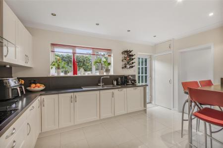 Kitchen/Breakfast Room