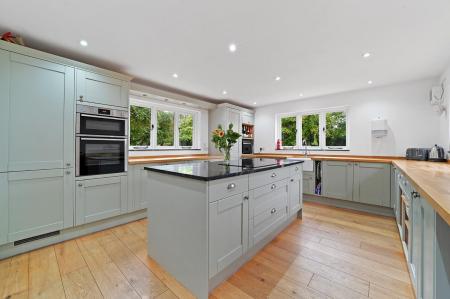 Kitchen/Breakfast Room