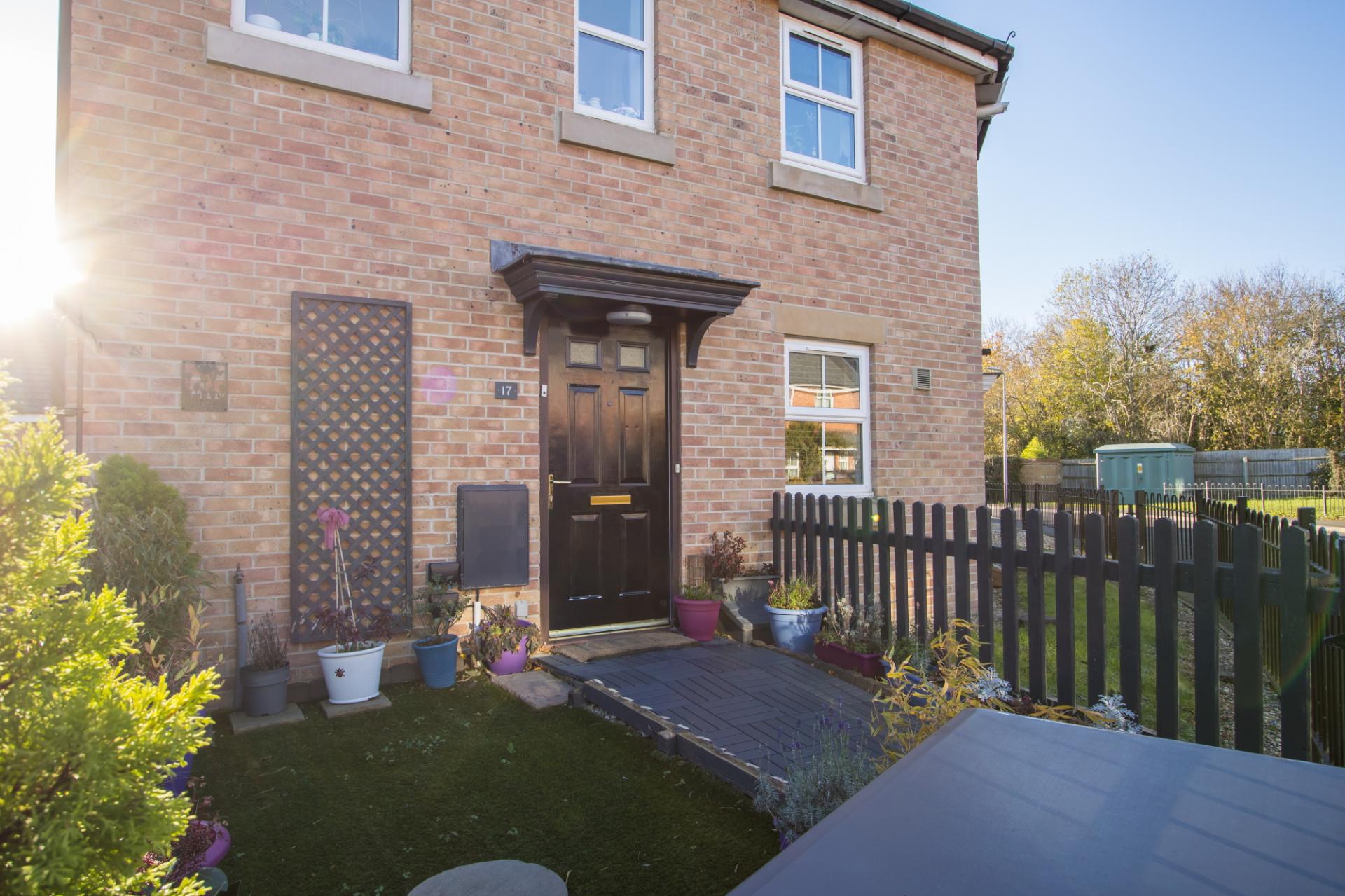 2 bedroom Flat for sale in Penarth