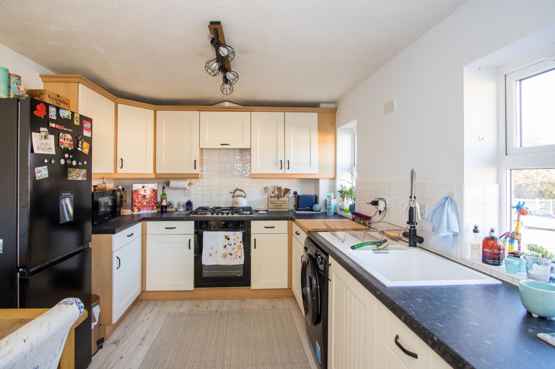 2 bedroom Flat for sale in Penarth