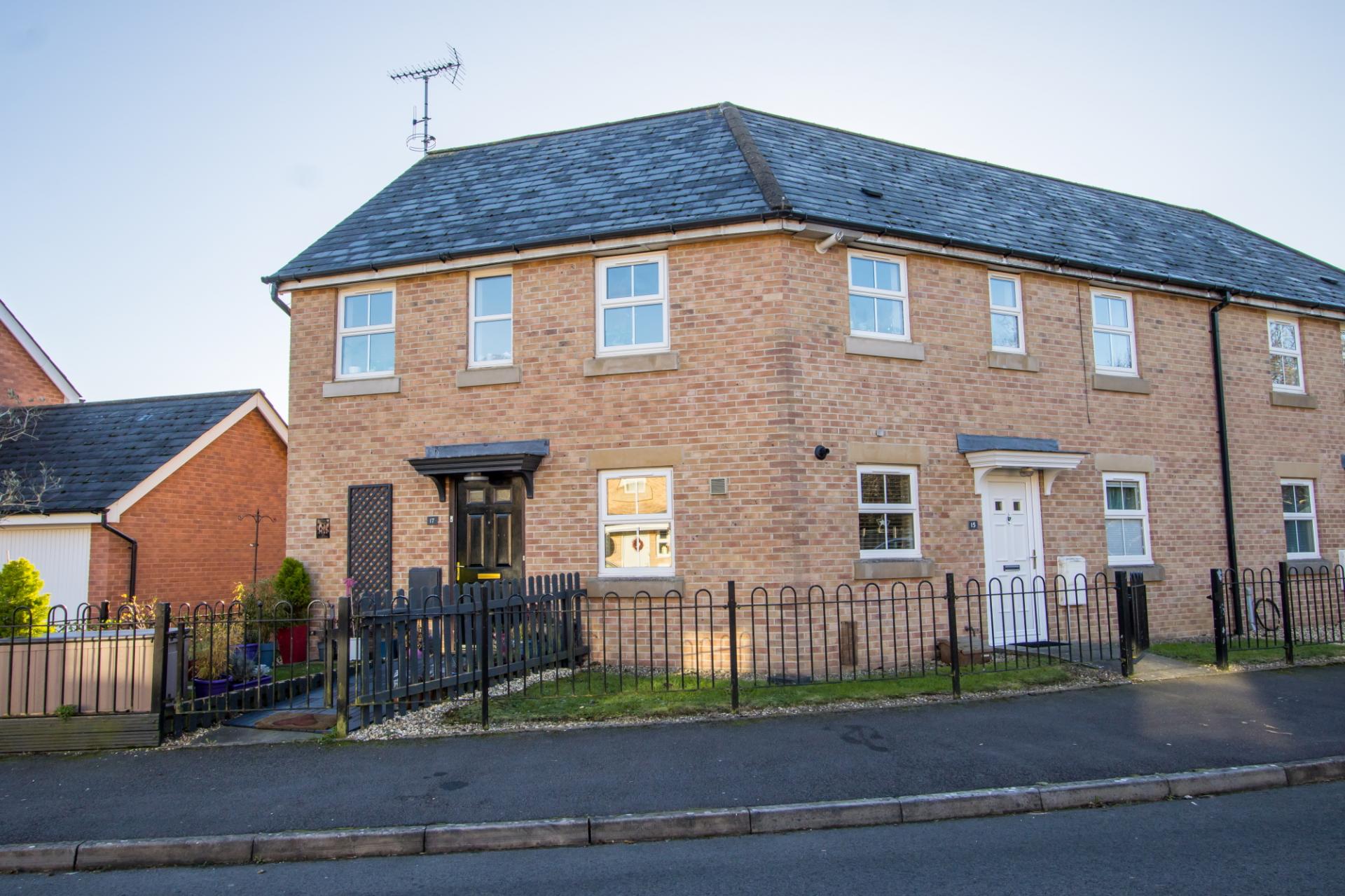 2 bedroom Flat for sale in Penarth