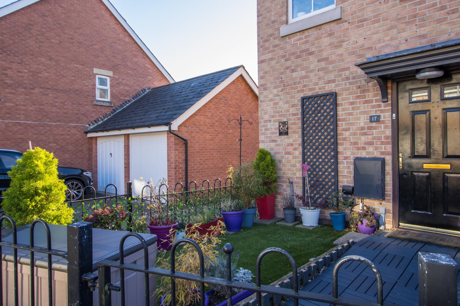 2 bedroom Flat for sale in Penarth