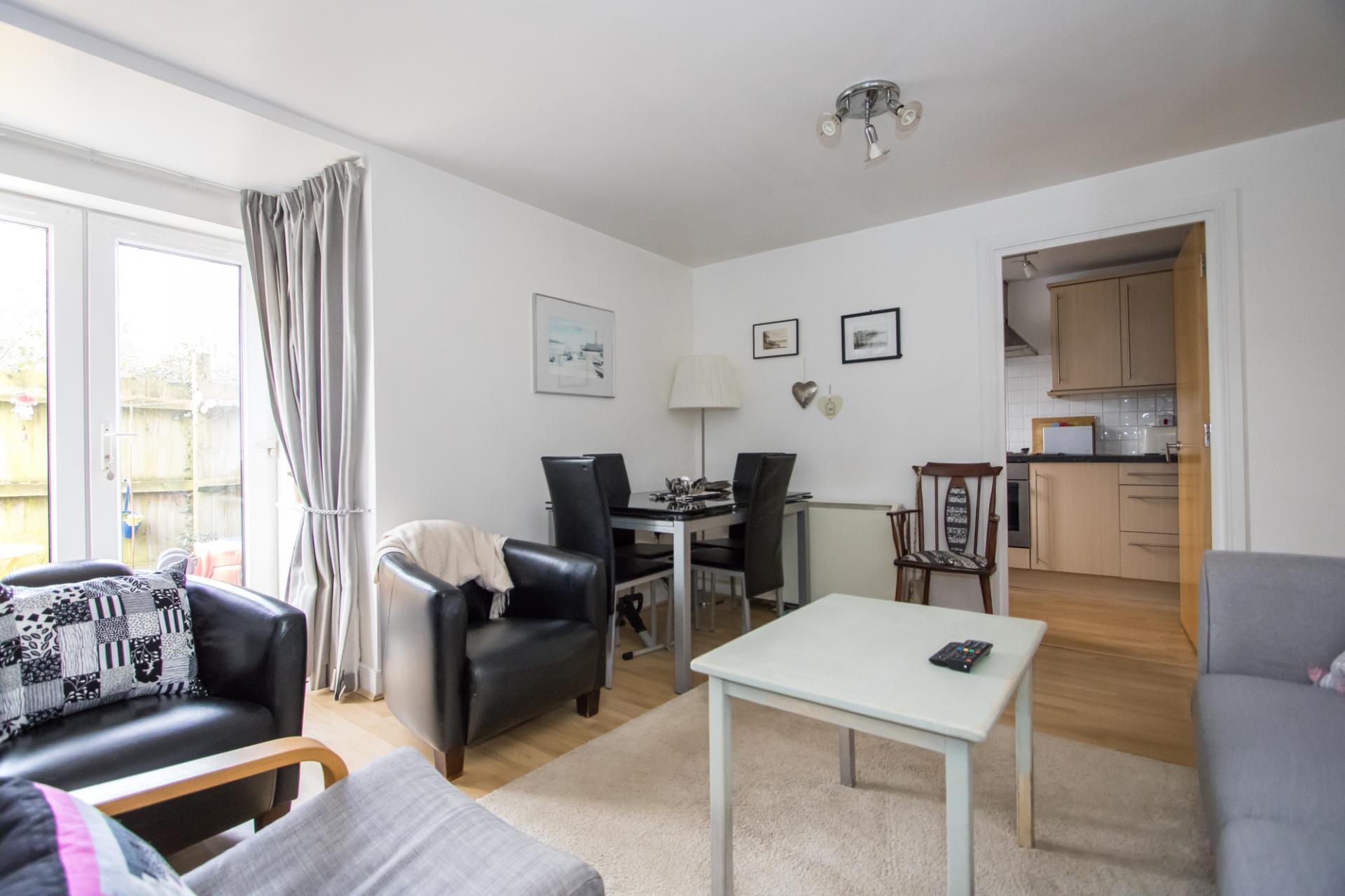 2 bedroom Ground Floor Flat for sale in Penarth