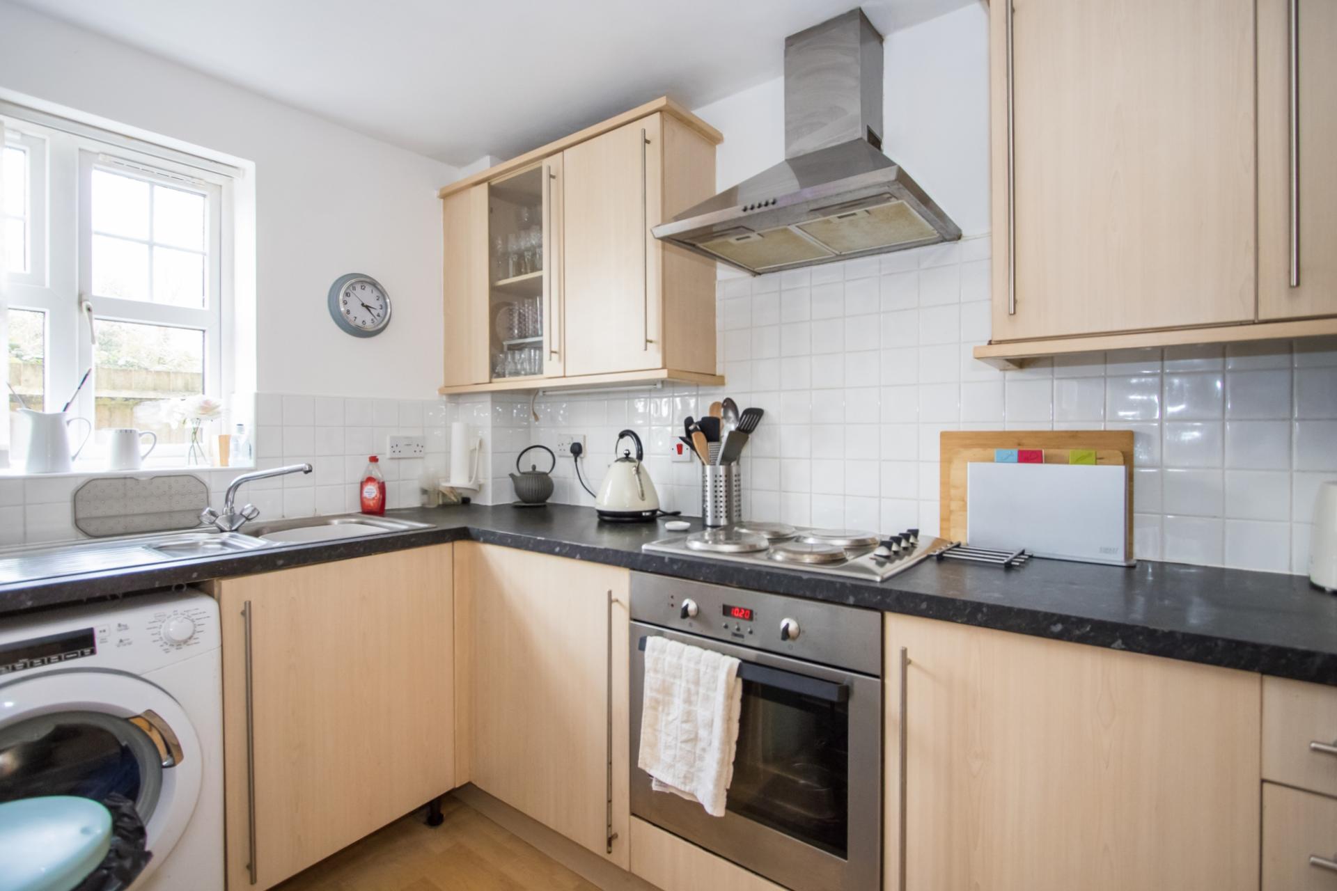 2 bedroom Ground Floor Flat for sale in Penarth