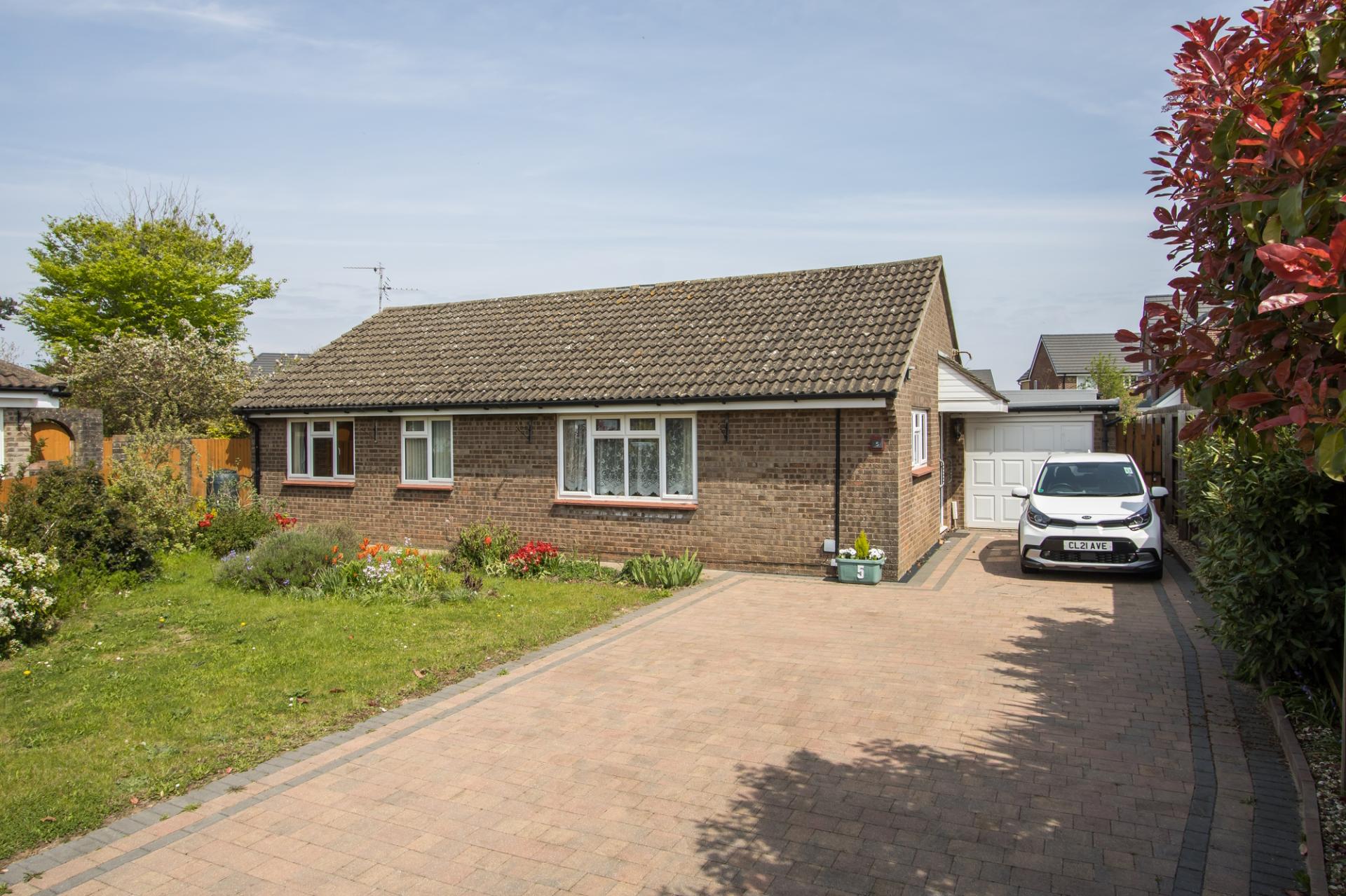 3 bedroom Bungalow for sale in Sully