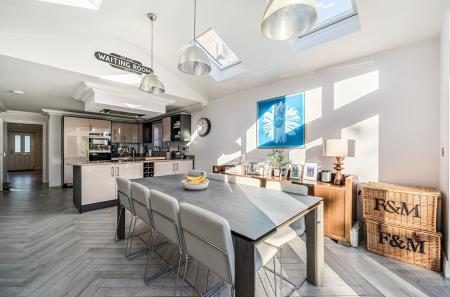 1372507-14-68fb47...