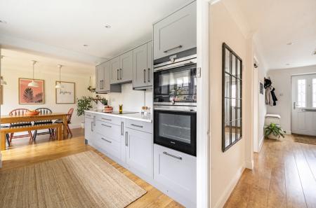 1373597-25-68ff78...