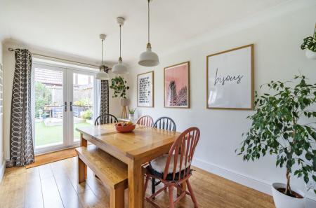 1373597-24-68ff78...