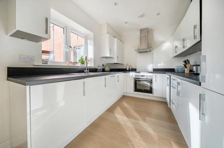 1373950-15-690a17...