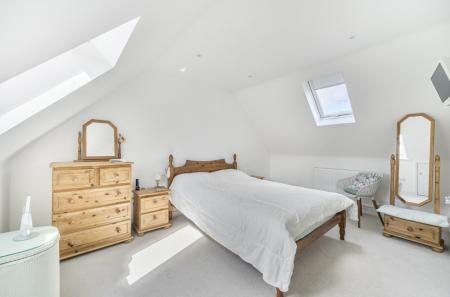 1344816-6-68b038a...