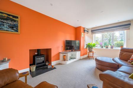 1381601-13-691e33...