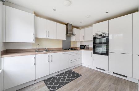 1386523-21-6937f6...