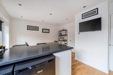 1388368-4-693acdf...