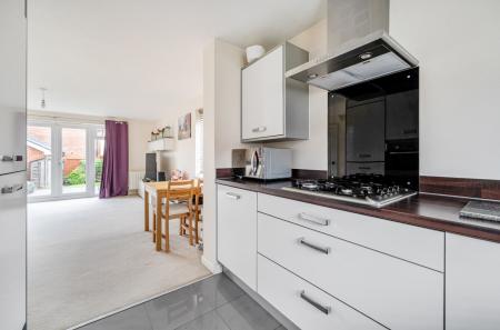 1405254-19-698094...