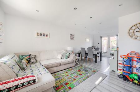 1404081-17-698331...