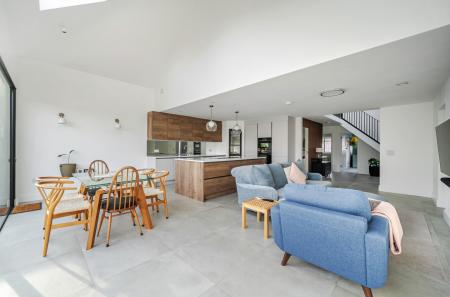 1408996-17-6989ae...