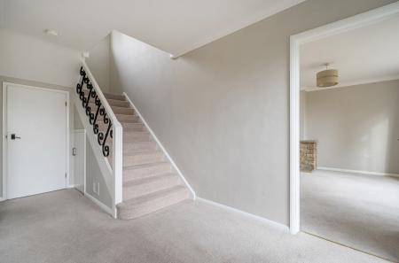 1371318-7-68f8ebb...