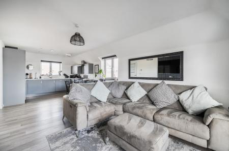 1348745-7-68b97d2...