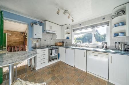 1348387-5-68bb103...