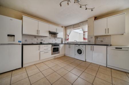 1372193-11-690236...