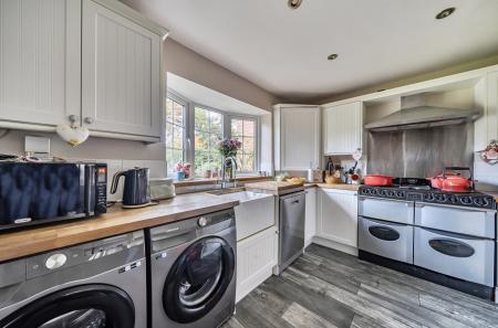 1373867-1-6903a5c...