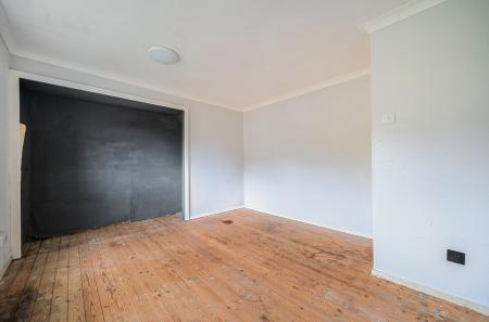 1370940-4-6904c00...