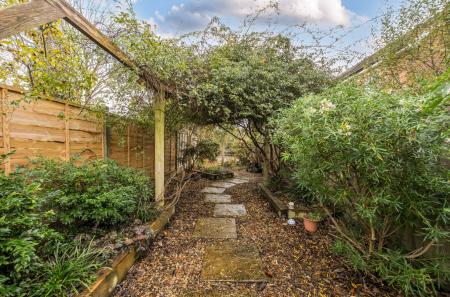 1380347-4-69145cc...