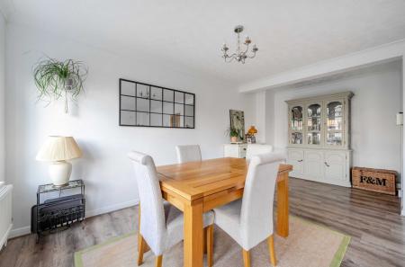 1386675-25-693956...